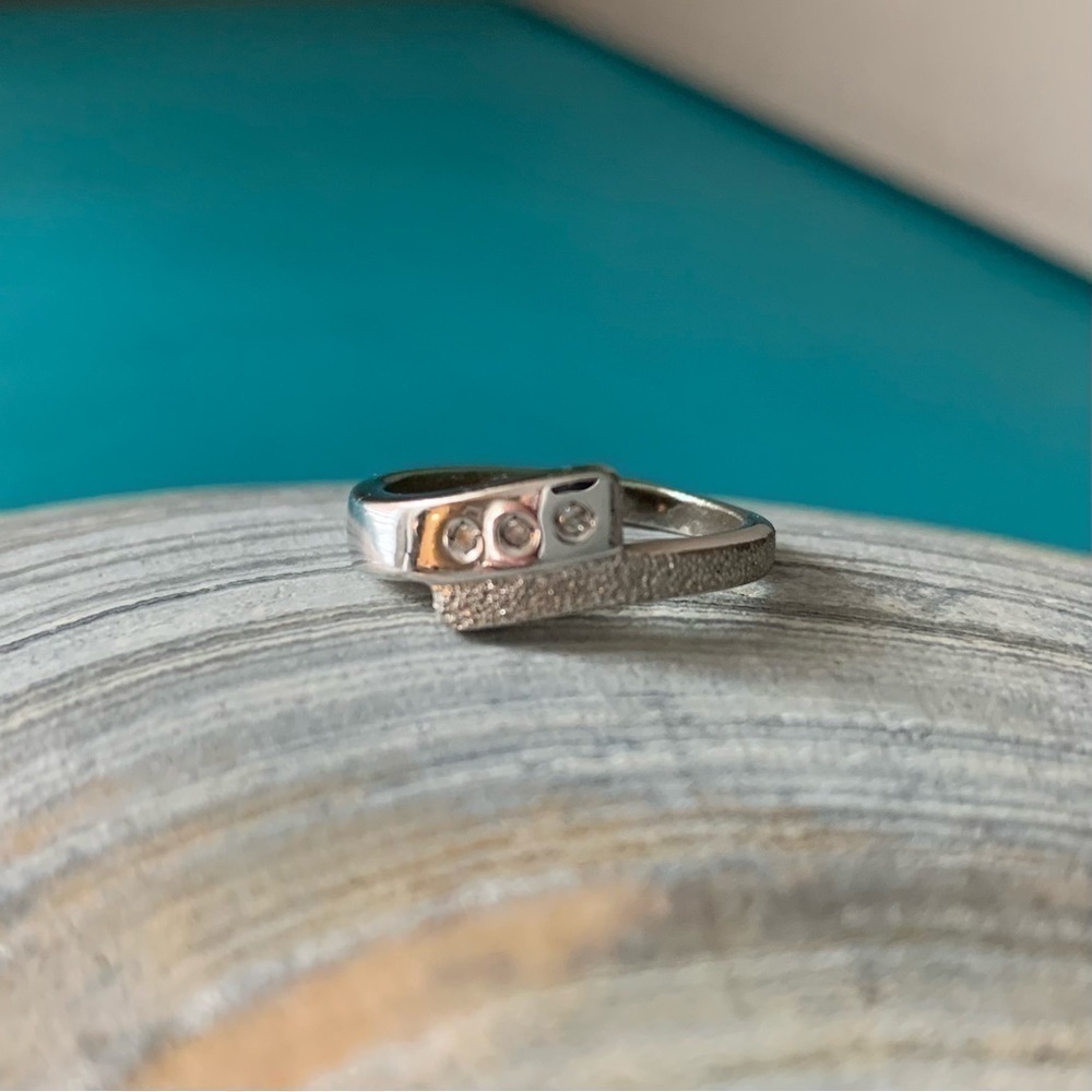 Handmade Diamond Chip Silver Wrap Ring Size 6